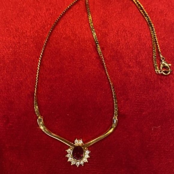 ❤️❤️ VTG 14K Gold Filled Red Rhinestone Pendant Necklace - Picture 4 of 8